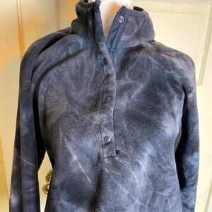 Te Verde brand acid wash black pullover fleece
